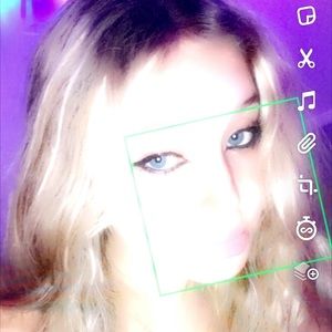 Meet your Posher, Arielle